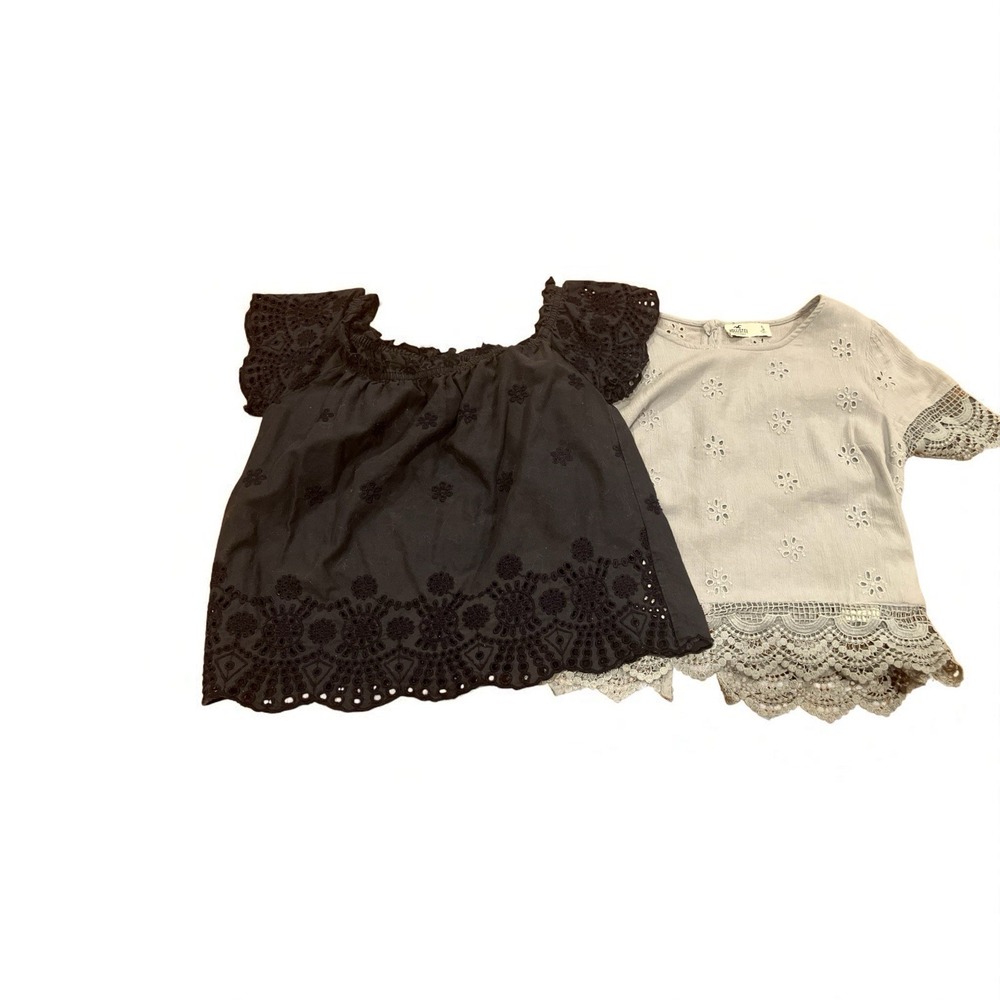 Hollister Women's Lace Trim Eyelet Tops Light & Navy Blue Size Small
